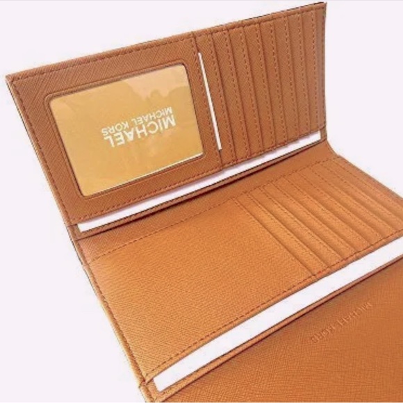 MICHAEL KORS - Jet Set Travel Trifold Wallet - Picture 3 of 4